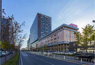 新型箱式变电站电压